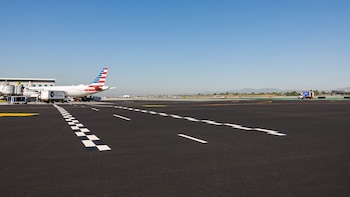 La nueva realidad de los vuelos en Los Ángeles: más cancelaciones y mayores costos para pasajeros y aerolíneas