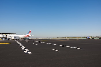 El aumento récord en los precios del combustible obliga a Norse Atlantic Airways a cancelar todos sus vuelos desde Los Ángeles a Europa para el verano (@flyLAXairport)