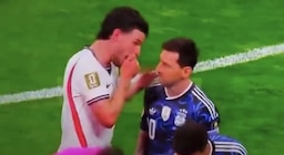 El gesto de Messi con una figura de Inglaterra que debió ser expulsada en pleno partido