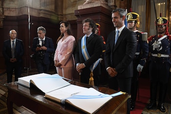 El presidente Javier Milei, junto