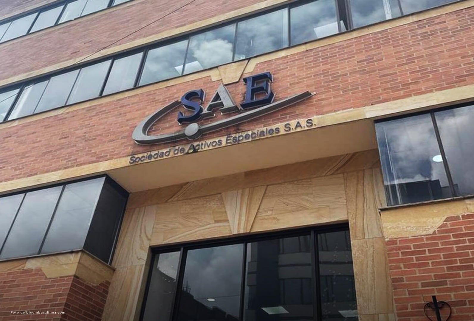 La Sociedad de Activos Especiales (SAE) asumió la administración de los 405 locales, 40 inmuebles y otros bienes incautados a Lili Pink en 59 ciudades del país - crédito Procuraduría