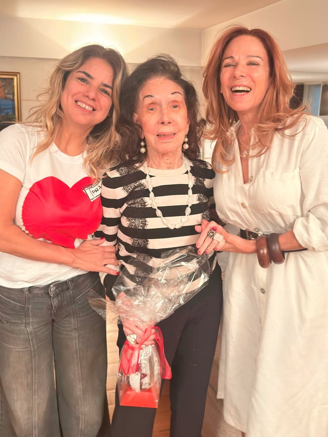 Coca Calabró compartió risas y complicidad junto a sus hijas Marina e Iliana en una tarde llena de cariño