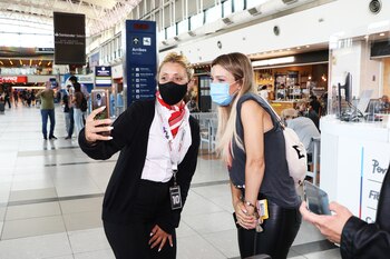 Empleados y curiosos se fotografiaron