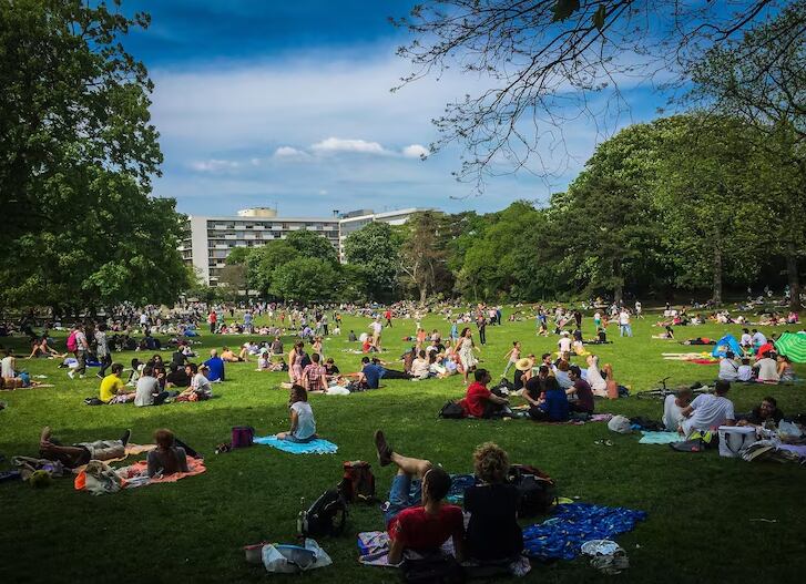 El continente enfrenta una expansión de la estación estival, que podría modificar desde los ecosistemas locales hasta la salud y la agricultura (Freepik)