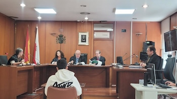 Niega relaciones con una menor