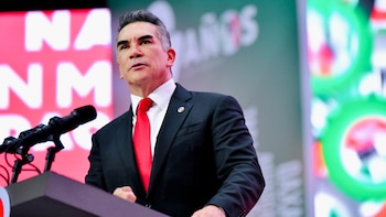 PRI usa juego de palabras para desafiar al INE y arremeter contra Morena pese a sanción a Alejandro Moreno
