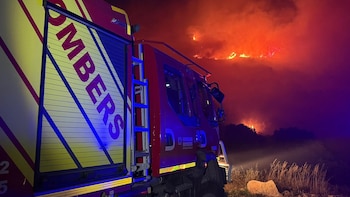 Continúan activos tres incendios en Sierra Engarcerán, Culla y Tírig (Castellón)