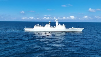 China anuncia ejercicios militares conjuntos con Indonesia en aguas al este de Taiwán