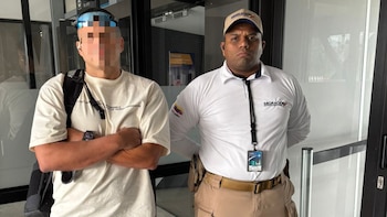 Otro ciudadano estadounidense inadmitido en