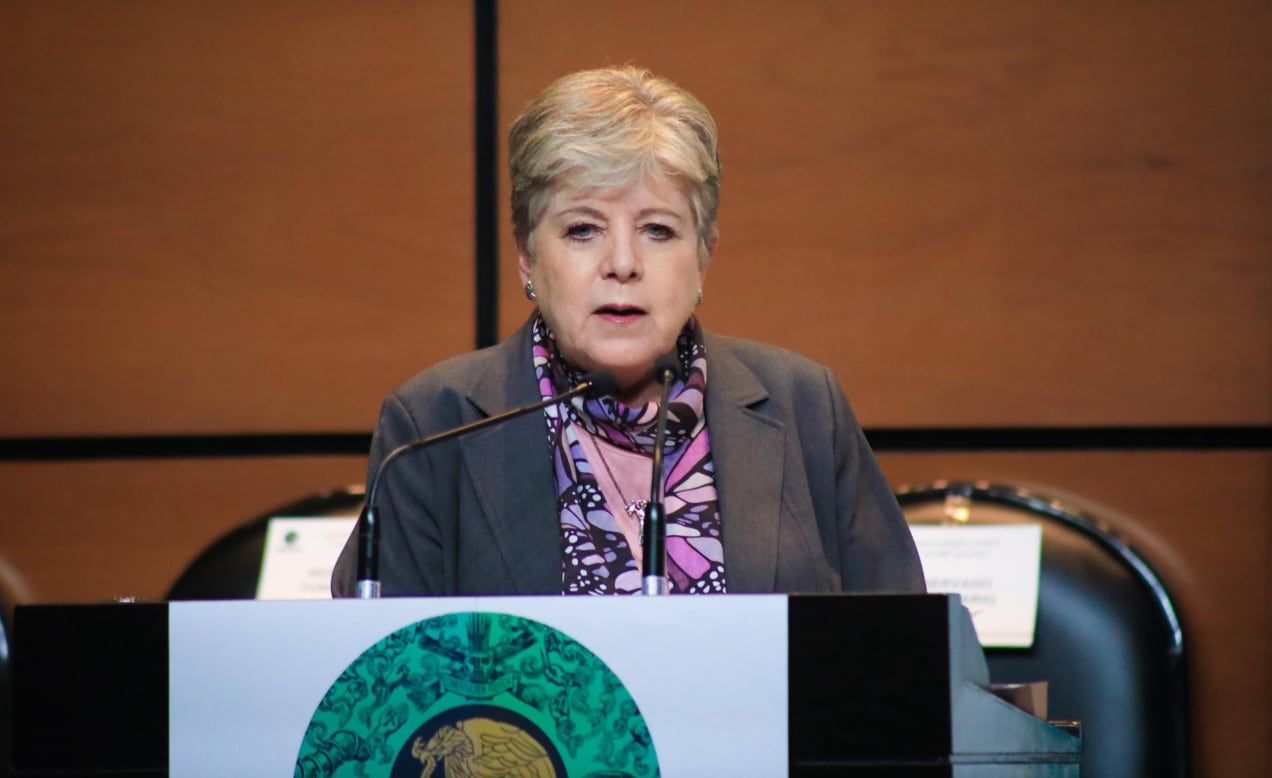 En su comparecencia ante la Cámara de Diputados, Alicia Bárcena reveló que Sheinbaum dio el visto bueno a una prueba piloto de fracking. Crédito: X /@LaRealnoticia