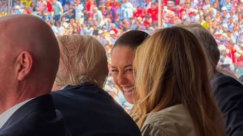 Sheinbaum y Trump, entre risas: la imagen que circula en redes tras la final del Mundial 2026