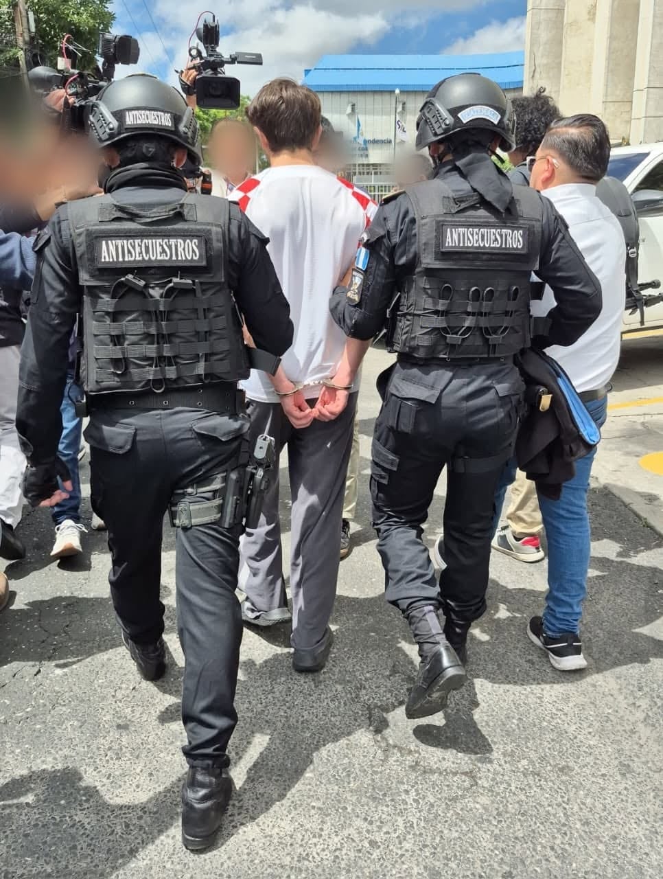 El Ministerio Público buscará imputar a Andrés Alcázar por plagio y secuestro en la audiencia del 15 de julio ante el Juzgado de Mayor Riesgo B. (Cortesía: PNC de Guatemala)