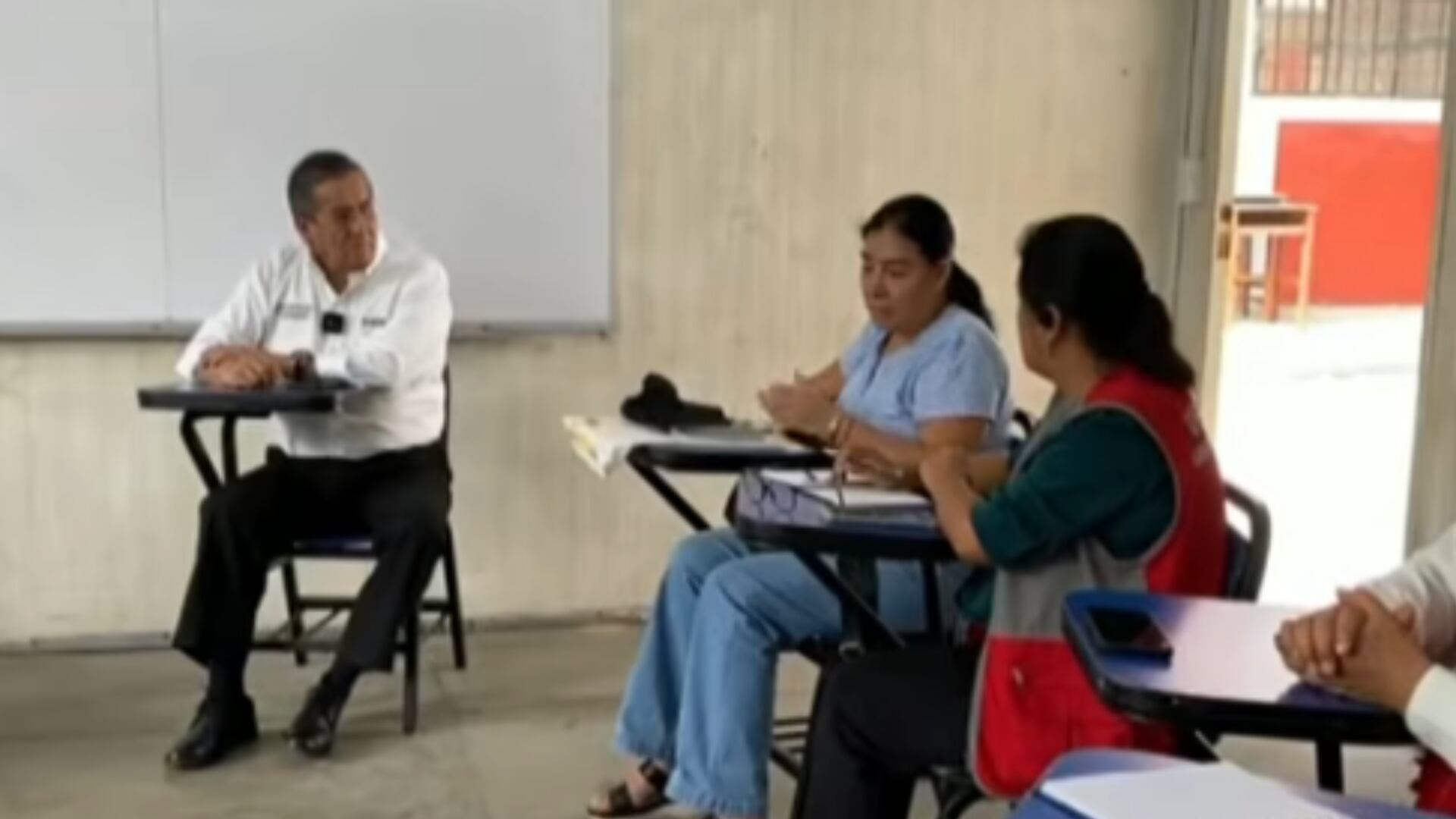 Alumnos vuelven a las aulas en SMP bajo estrictas medidas de seguridad