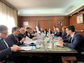 La mesa ya realizó unos