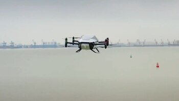 Puede llevar 2 pasajeros y