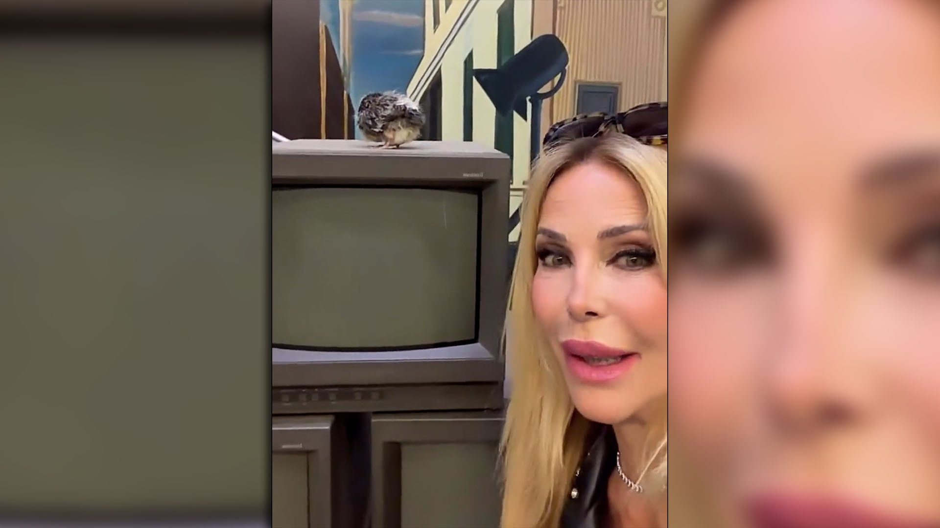 Graciela Alfano con Ori, su mascota
