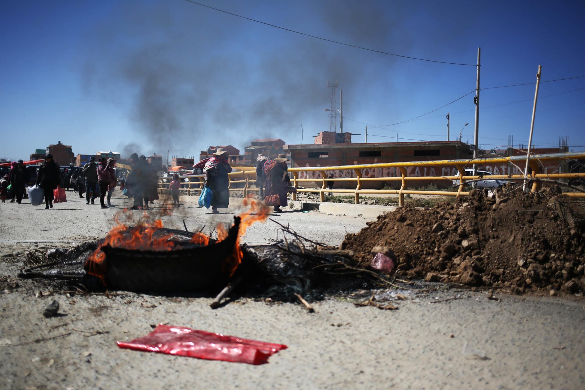 En las últimas semanas, simpatizantes de Morales impulsaron bloqueos de rutas en distintos puntos del país durante más de 15 días (EFE)