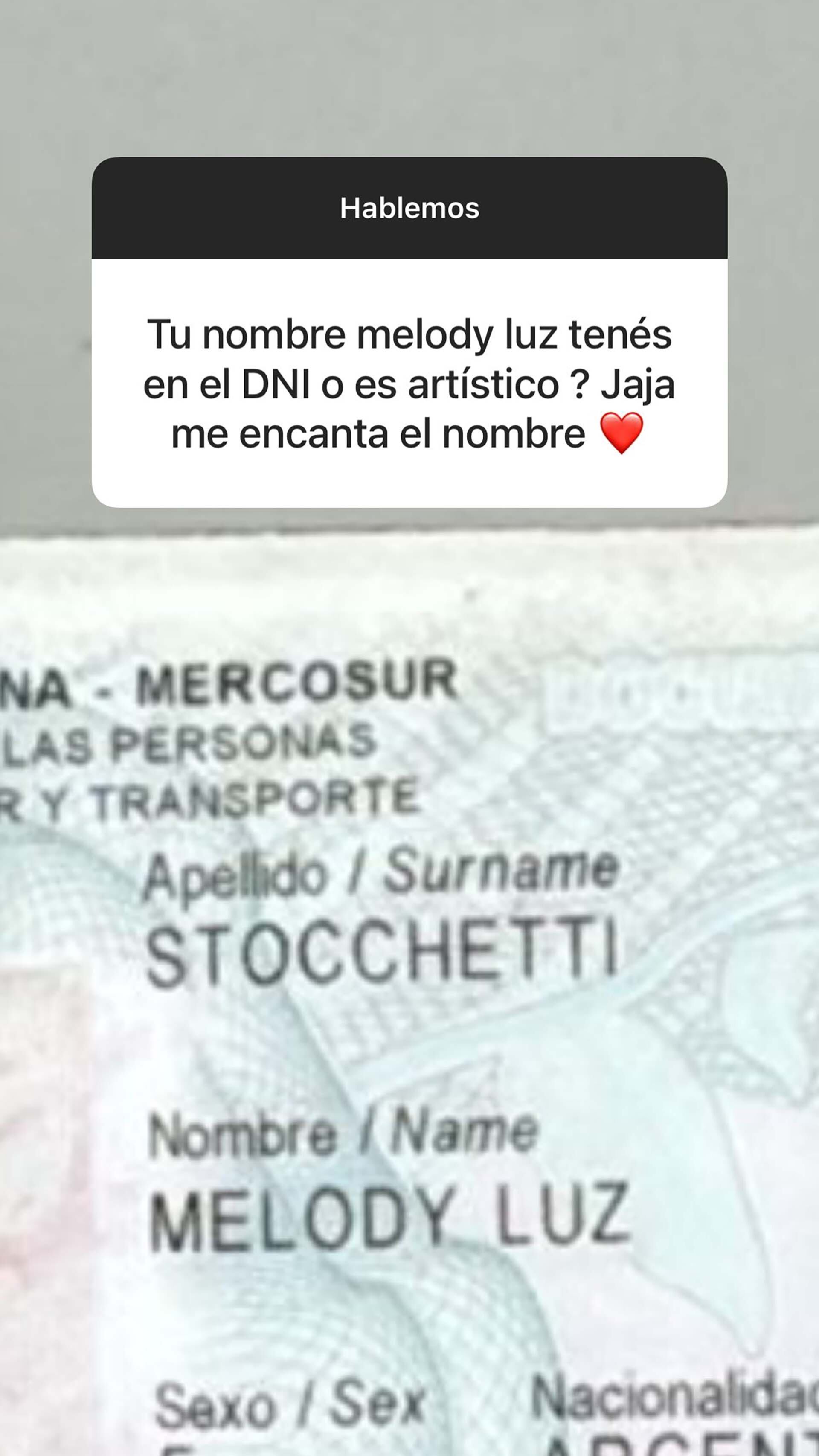El DNI de Melody Luz, donde se ve que es su nombre real