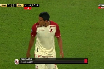 Alex Valera dejó con diez hombres a la 'U' a poco del final.