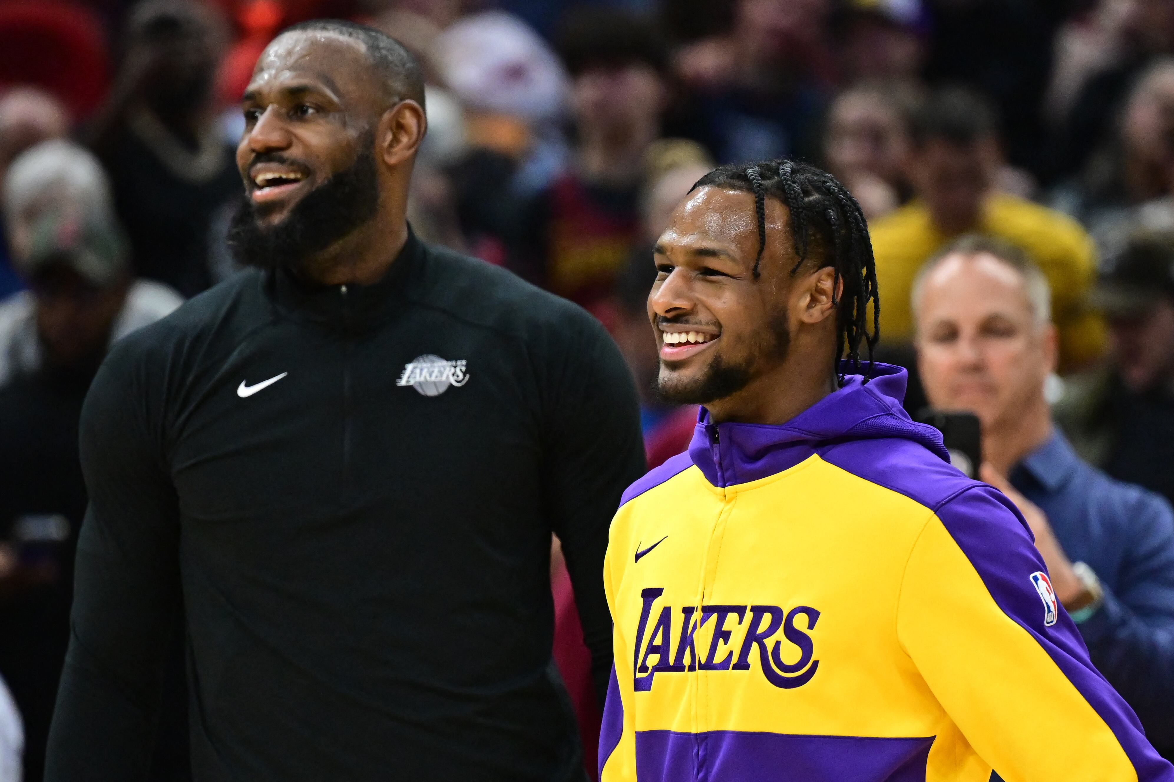 La llegada de Bronny James a los Lakers transforma la relación paterno-filial y redefine la convivencia profesional y personal con LeBron
(Mandatory Credit: Ken Blaze-Imagn Images)