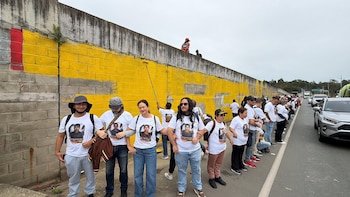Organizaciones de derechos humanos respaldaron la legitimidad del acto y destacaron que la intervención se realizó en espacio público, bajo vigilancia institucional y sin ilegalidad - crédito Hernán Muriel/X