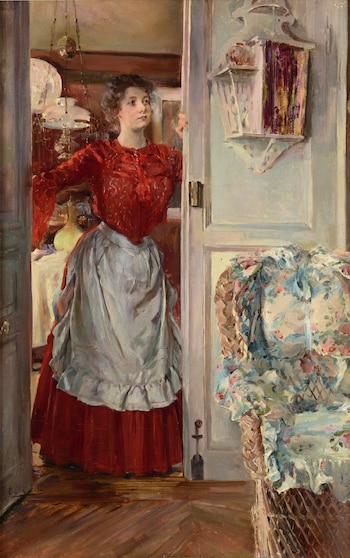 “joven en una puerta” de