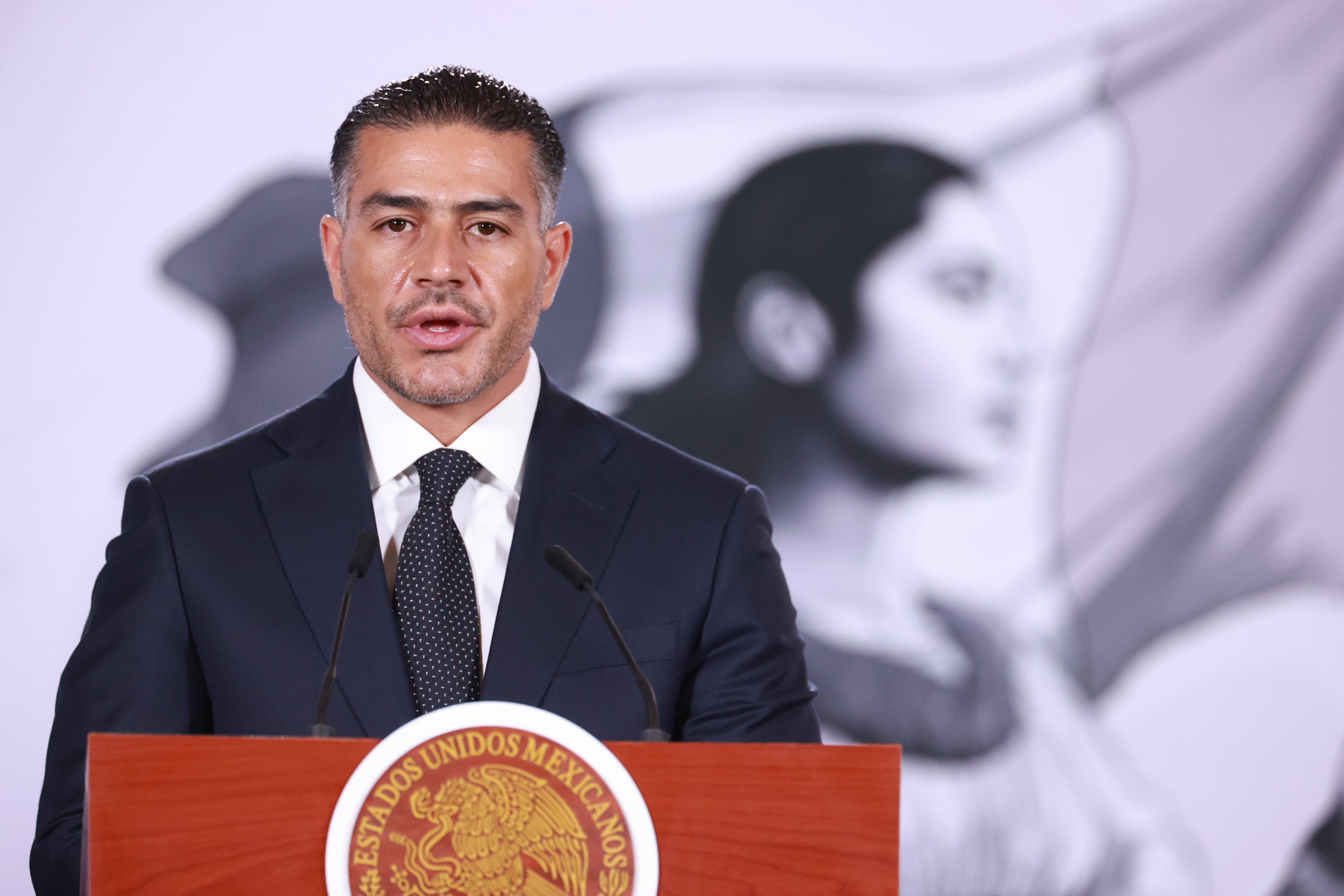 Imagen de archivo del secretario de Seguridad y Protección Ciudadana, Omar García Harfuch, hablando durante una rueda de prensa en Palacio Nacional de la Ciudad de México (México). EFE/Mario Guzmán