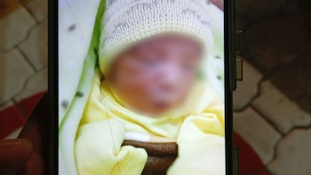 Abuelita va al baño y pareja le roba a su nieto recién nacido en Puebla