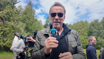 Arnold Schwarzenegger paga a Warner