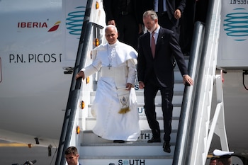 El avión averiado que estrecharía los lazos de Felipe VI y el papa León XIV (EFE)