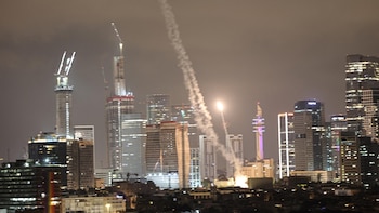 Van 279 mexicanos evacuados del