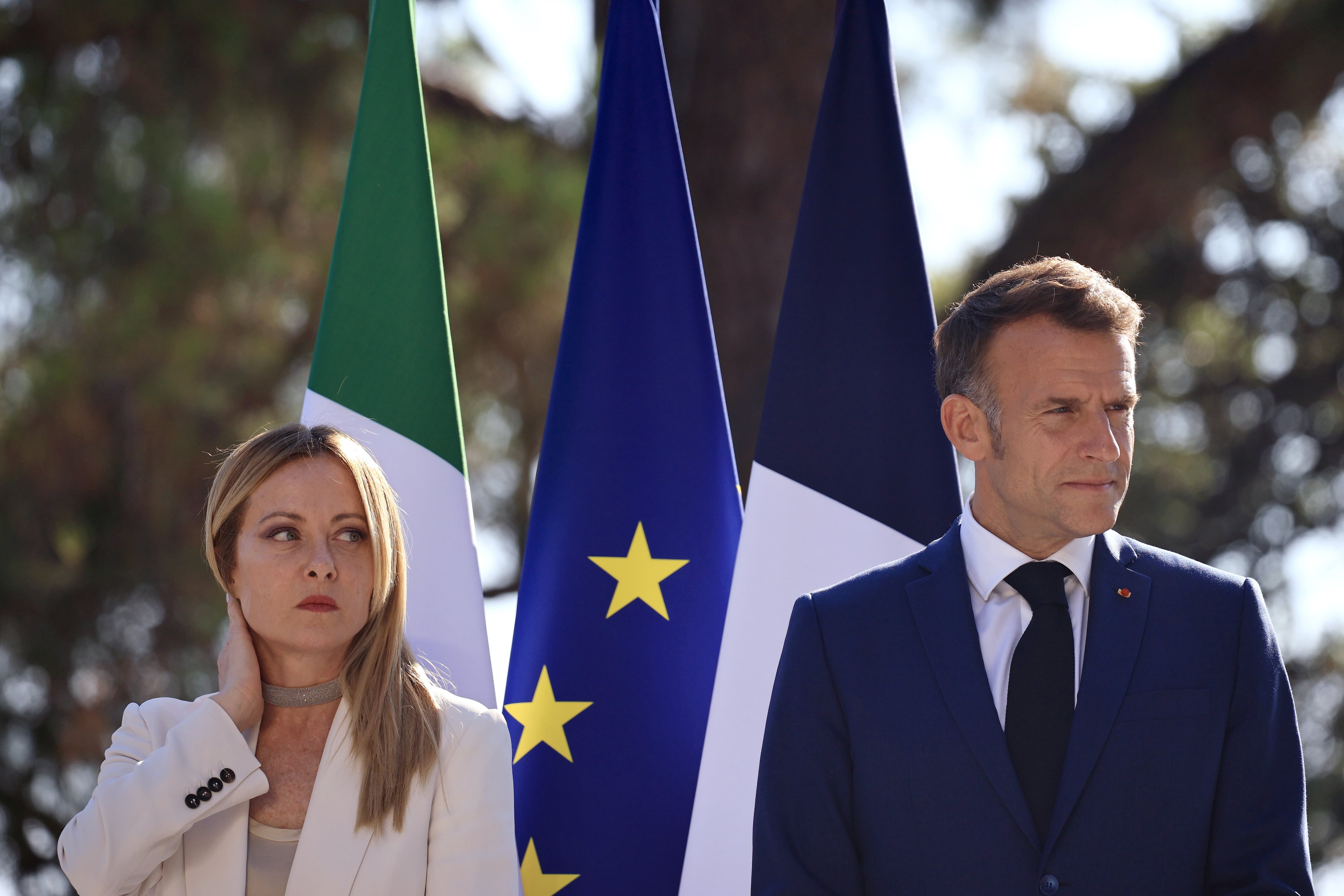 La primera ministra italiana, Giorgia Meloni, de 49 años, y el presidente francés, Emmanuel Macron, de 48, son de los líderes mundiales más jóvenes. (EFE/ARCHIVO)