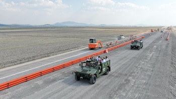 Claudia Sheinbaum supervisó la obra del tren Ciudad de México-Pachuca en Tezontepec, Hidalgo. (Foto: Presidencia)