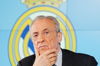 Según Falcao, Florentino Pérez pidió varias veces durante la cena que le acercaran la servilleta al delantero - crédito Bernat Armangue/AP Foto