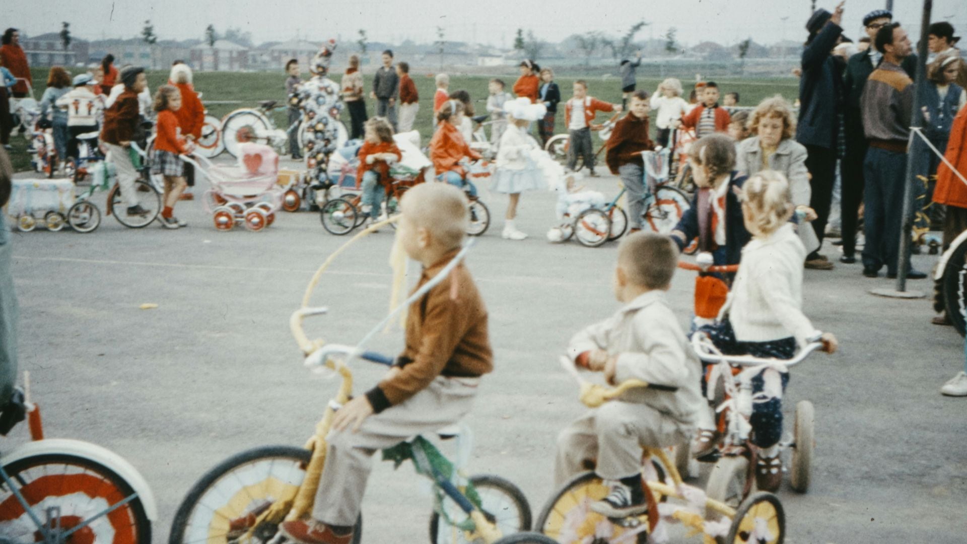 Quienes crecieron en los años 60 y 70 desarrollaron nueve fortalezas mentales que hoy en día son raras, según la psicología