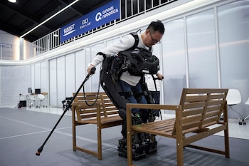 Kim Seung-hwan demuestra el prototipo