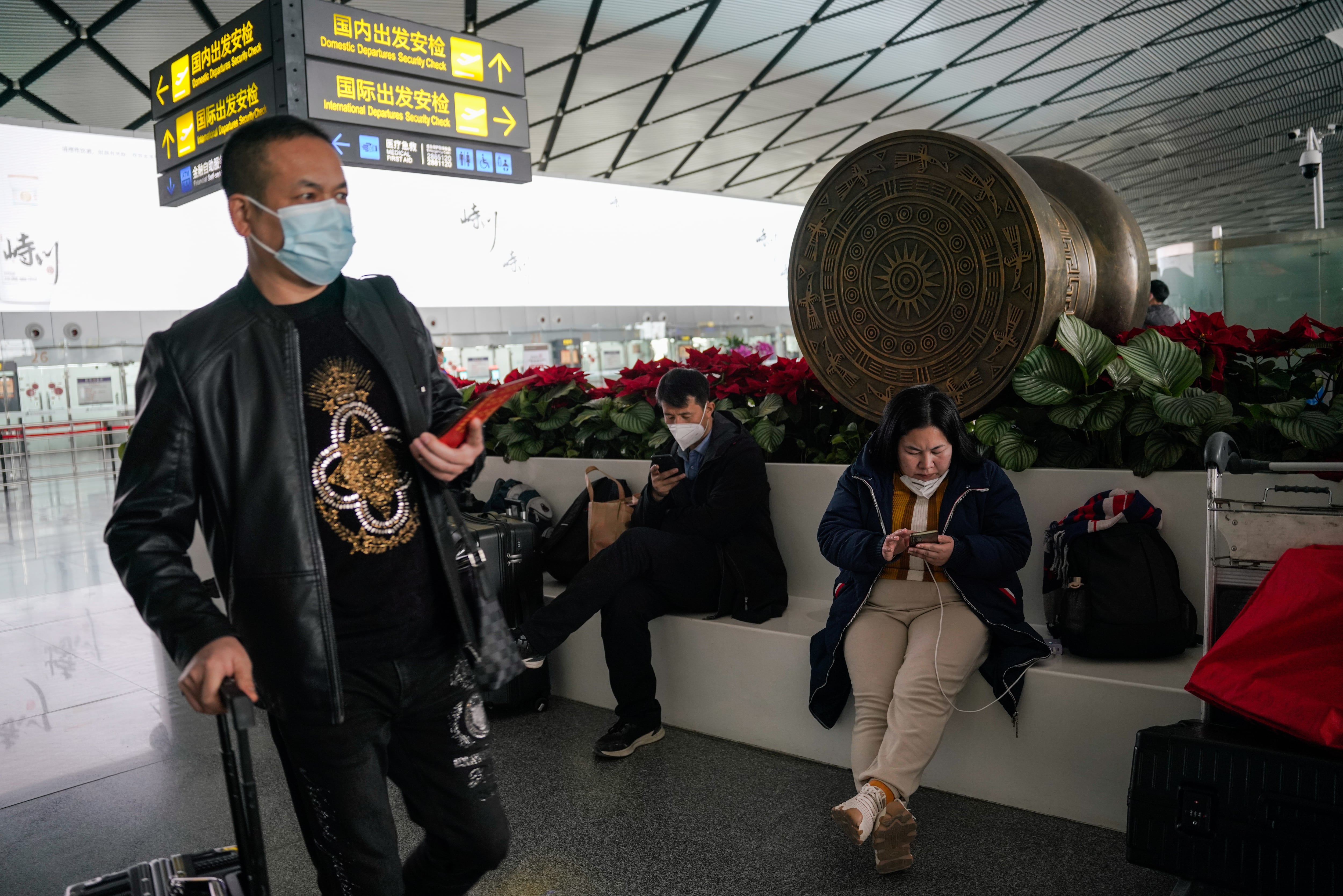 China reporta medio millón de casos de COVID-19 en julio y anticipa un nuevo descenso