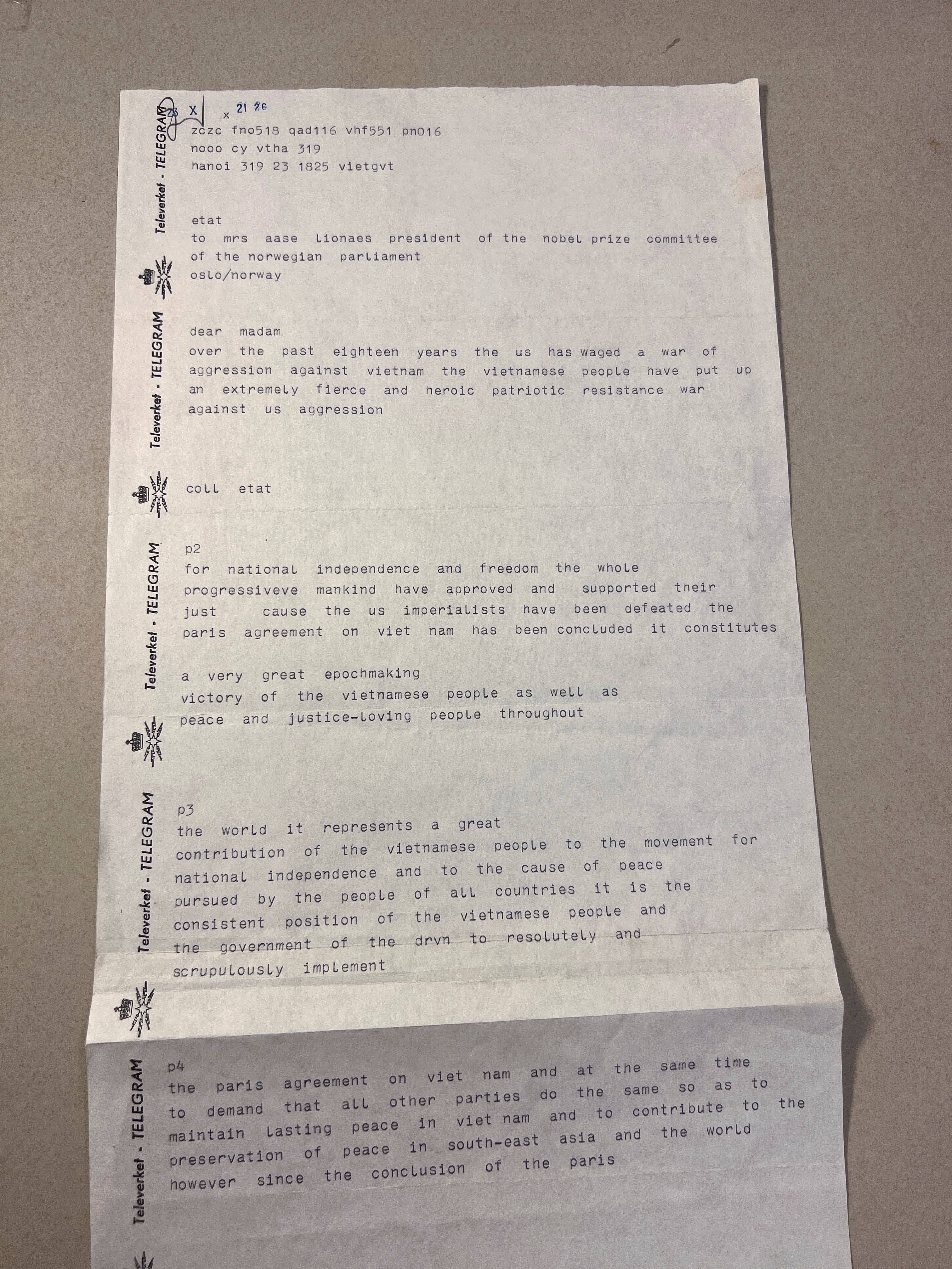 El telegrama enviado por Le Duc Tho mediante el que declinó de recibir el Premio Nobel de la Paz en octubre de 1973 (REUTERS)