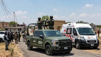 Hallan túnel de huachicol en Acolman: colapso deja personas atrapadas y se activa rescate