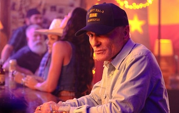 Ed Harris se molestó cuando cortaron una de sus escenas. (Captura de video)