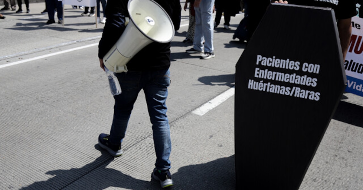 ¡Alarma en Colombia! La Crisis de Salud Pública Impulsa el Auge de la Medicina Tradicional