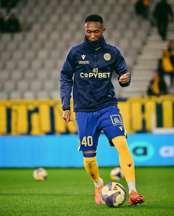 Thapelo dio el salto a Europa para incorporarse al AEL Limassol, donde coincidió con Ochoa el año pasado (Instagram | thapelo_maseko40)