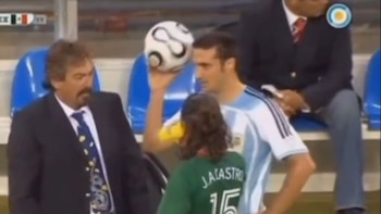 El video de la “picardía” de Scaloni como jugador en un Mundial que se hizo viral: el comentario Bilardo que quedó en el recuerdo