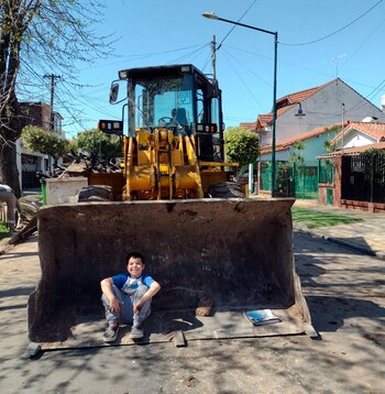 Juani posa arriba de la