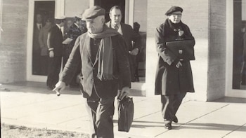 Leonardo Castellani (a la derecha