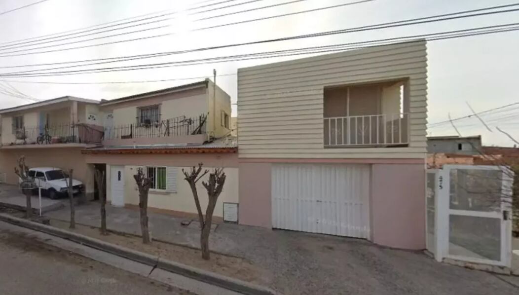 La víctima fue hallada atada de pies y manos, en posición fetal y con golpes en la cabeza (Google Maps)