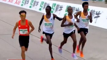 Descalificaron a cuatro corredores de