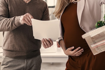 También hay casos en los que se computan días no laborados, como los periodos de descanso por maternidad.