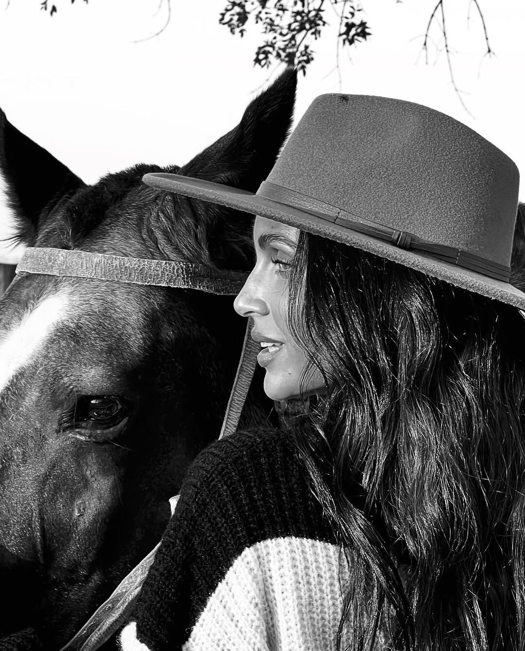 Zaira no perdió la oportunidad de compartir unas fotos en blanco y negro