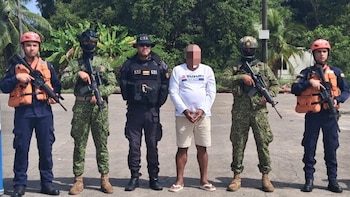 Alias Sombrero, presunto articulador del Clan del Golfo y crimen transnacional, fue capturado por la Armada de Colombia en Sapzurro, Chocó - crédito prensa Armada de Colombia